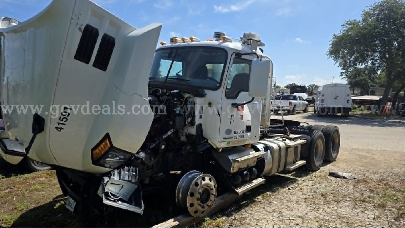 2023 Mack Anthem T/A Truck Tractor-Inoperable