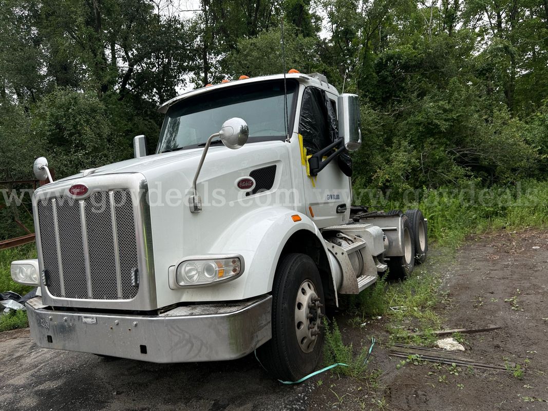 2015 Peterbilt 567 T/A Truck Tractor-Inoperable