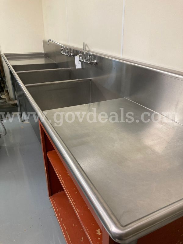Industrial/Commercial Stainless Steel Sink (142" x 30" x 44", 2 wash bays)