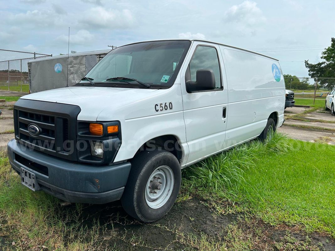 2009 Ford Econoline Van #C560