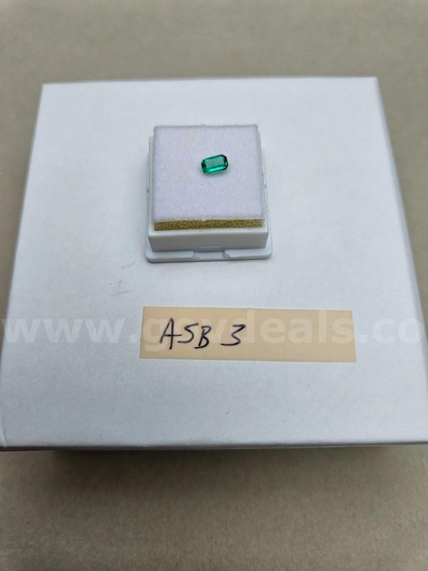 Natural AA+ Emerald Cut Emerald Loose Gemstone - 0.20 Carat - Colombian
