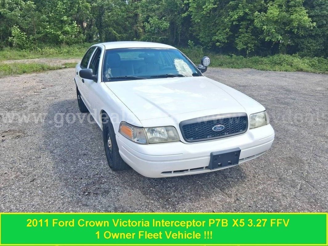 2011 Ford Crown Victoria P7B INTERCEPTOR FFV X5 3.27 1 Owner Fleet Vehicle !!!