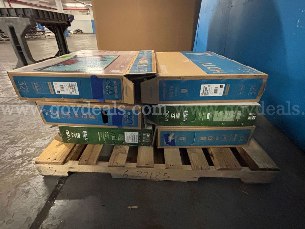 1 Pallet of Mixed Flat Screen TVs – Samsung & Vizio (6 Units) (PICK‑UP ONLY)