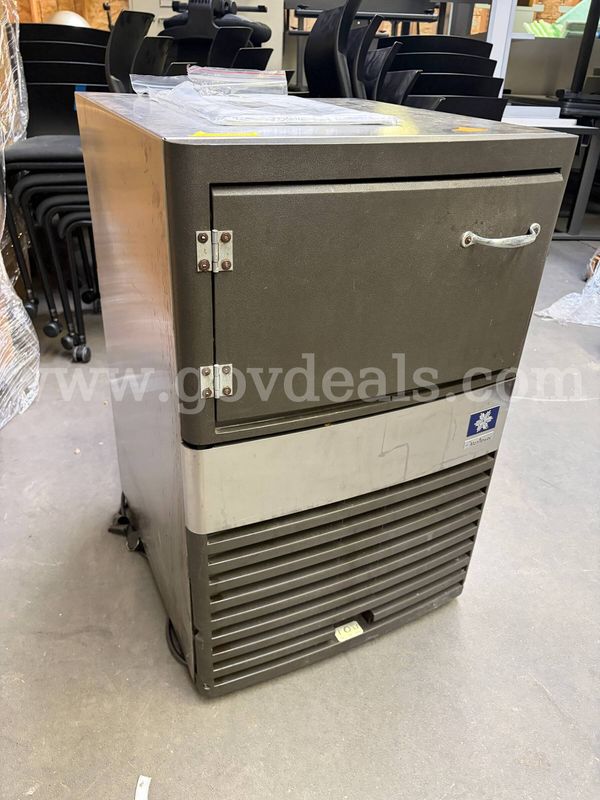 Under Counter Ice Maker
