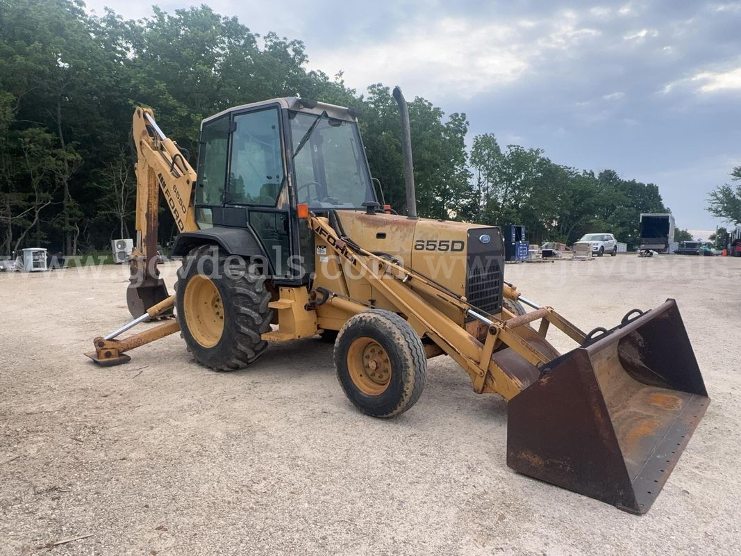 Ford 655d Enclosed Cab Backhoe Loader