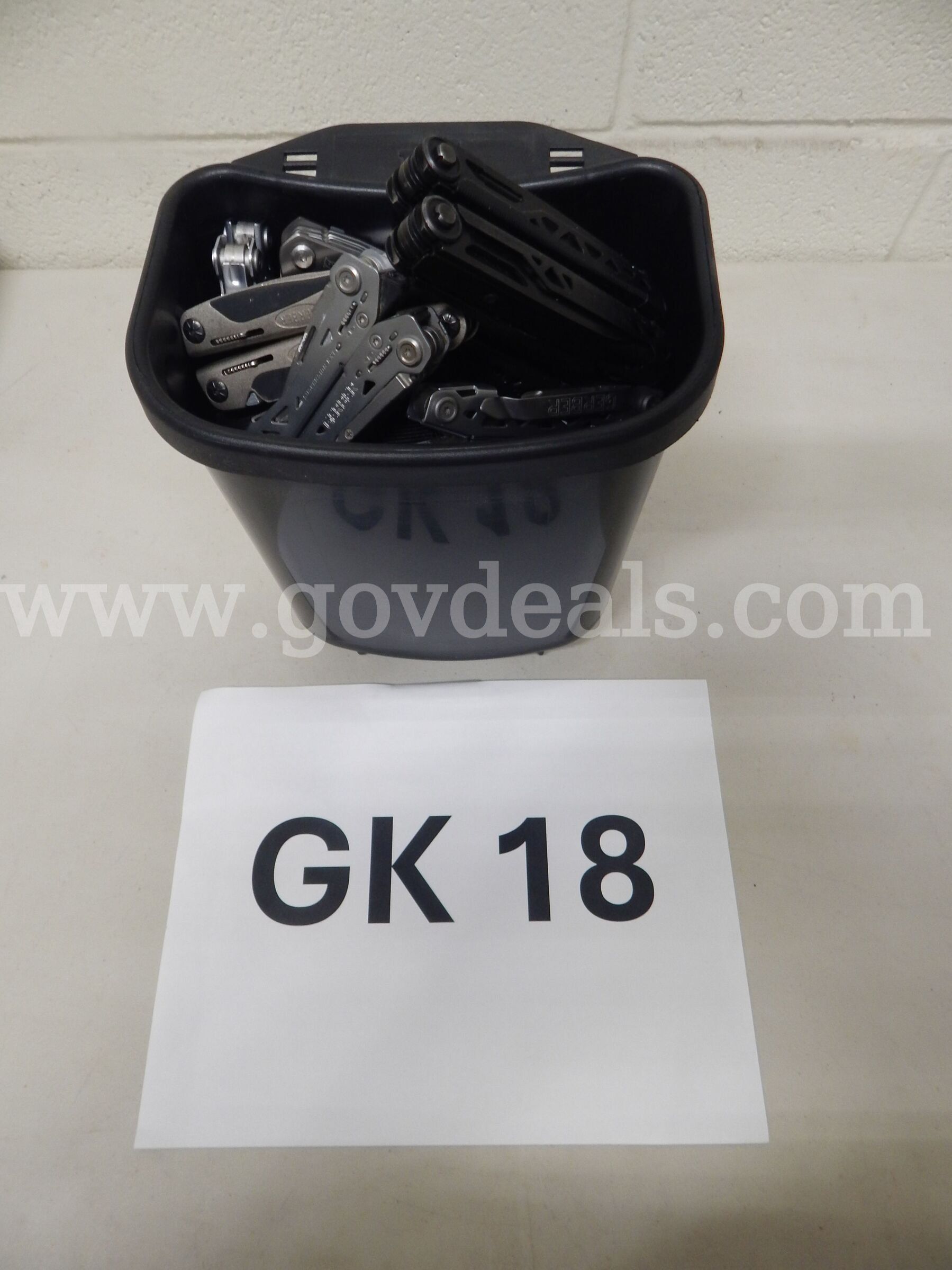 Lot GK18 (1) Bin of Gerber Multitools