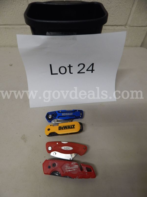 Lot GK24 (1) Bin of Folding Boxcutters 5 in. (L) x 8 in. (W) x 9 in. (H)
