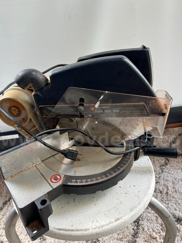 Black & Decker 10" Power Miter Saw
