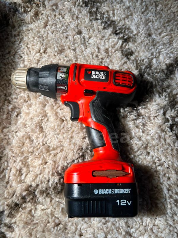 Black & Decker SS12 Drill with Battery