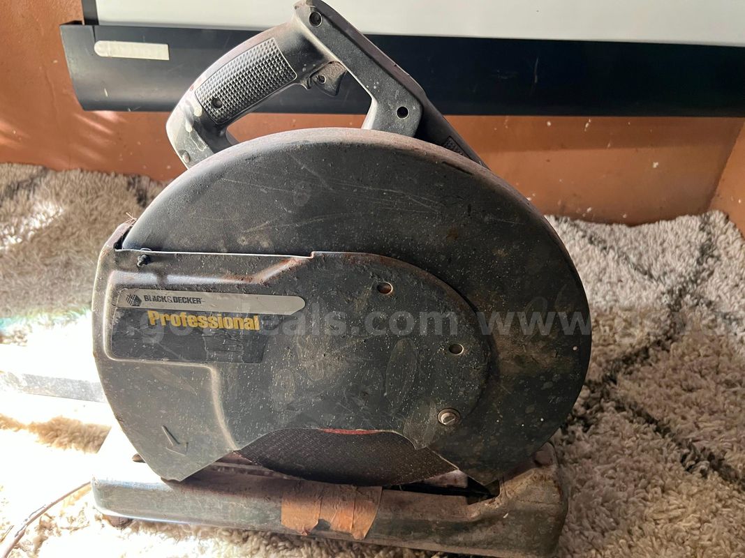 Black & Decker Professional Saw