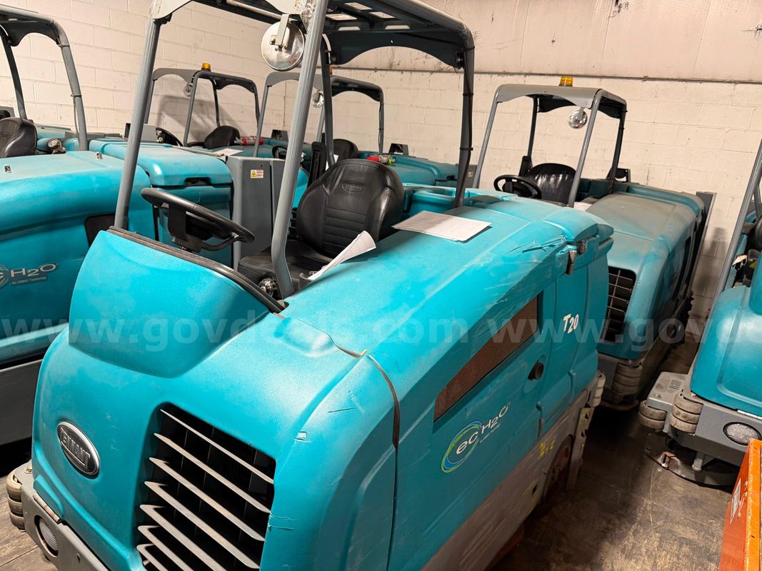 Tennant Company T20 Ride on Sweeper Scrubber -Inoperable