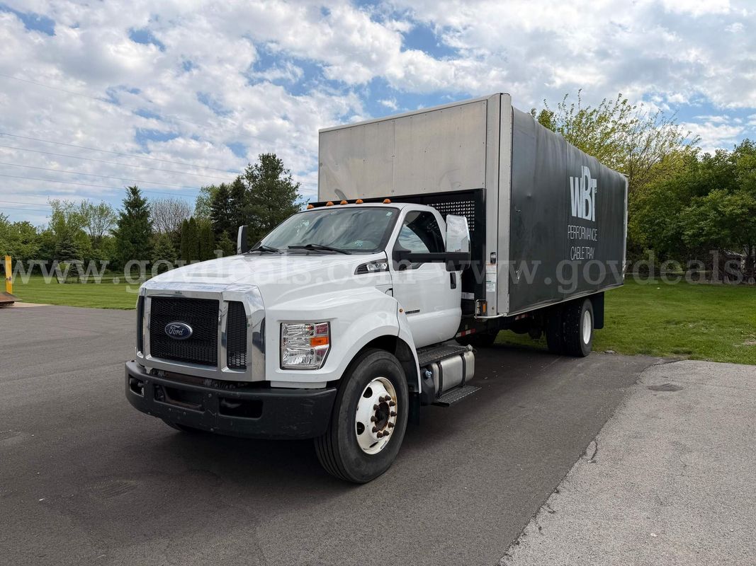 2018 Ford F-650 SD 4x2 Curtain Side Box Truck