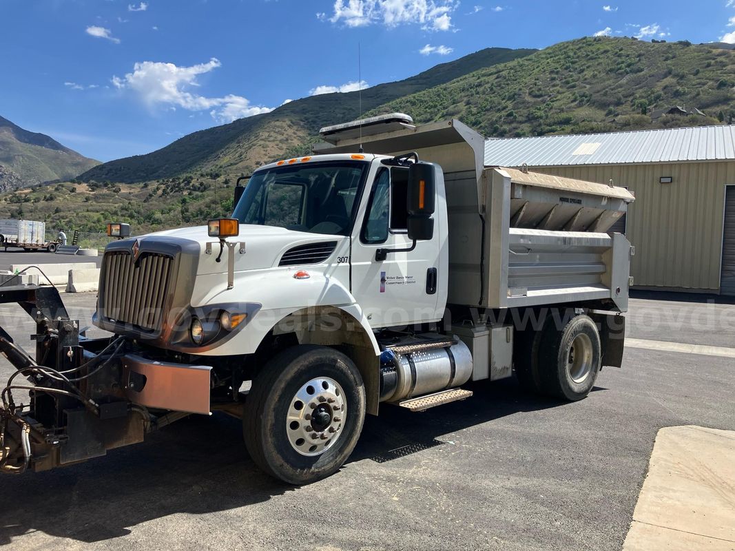 2018 International 7500 Snow Plow / Dump Truck with Monroe Spreader