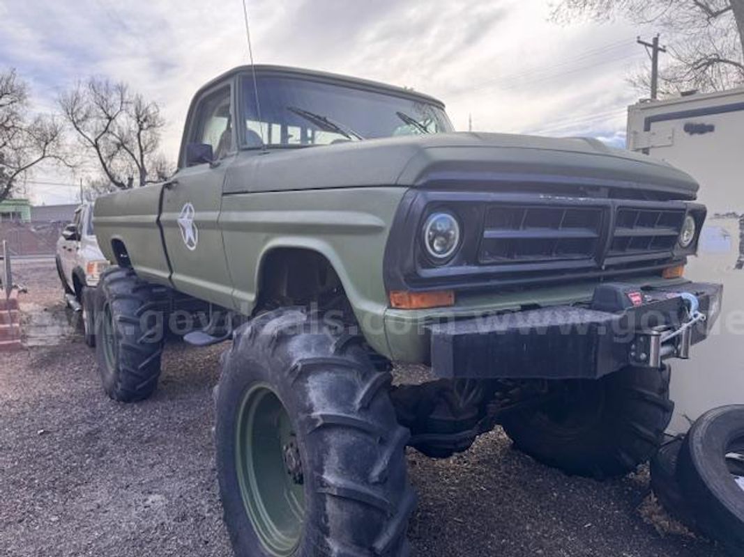 1972 Ford F100  MILITARY TRUCK