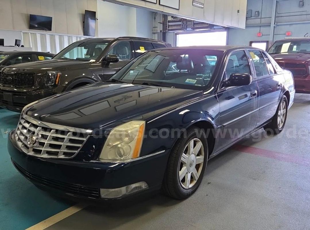 LOW MILES!! 2007 Cadillac DTS, DRIVE IN STYLE!!