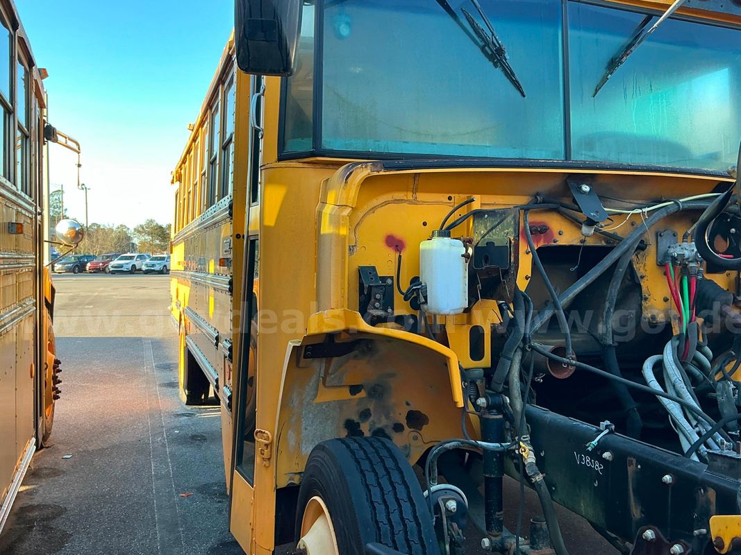2006 Freightliner FS65