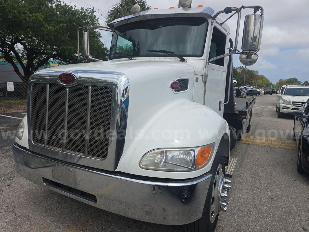 2018 Peterbilt 337