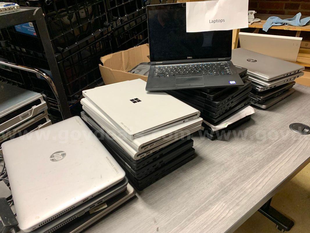 Lot of 46 Legacy Windows Laptops (Dell, HP, Microsoft)