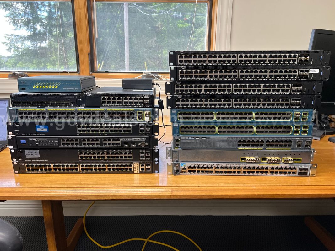 Lot of 17 Network Switches