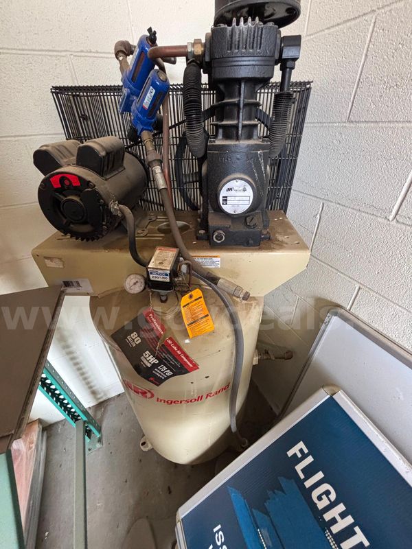 Ingersoll Rand 80gal Oil Lube Air Compressor