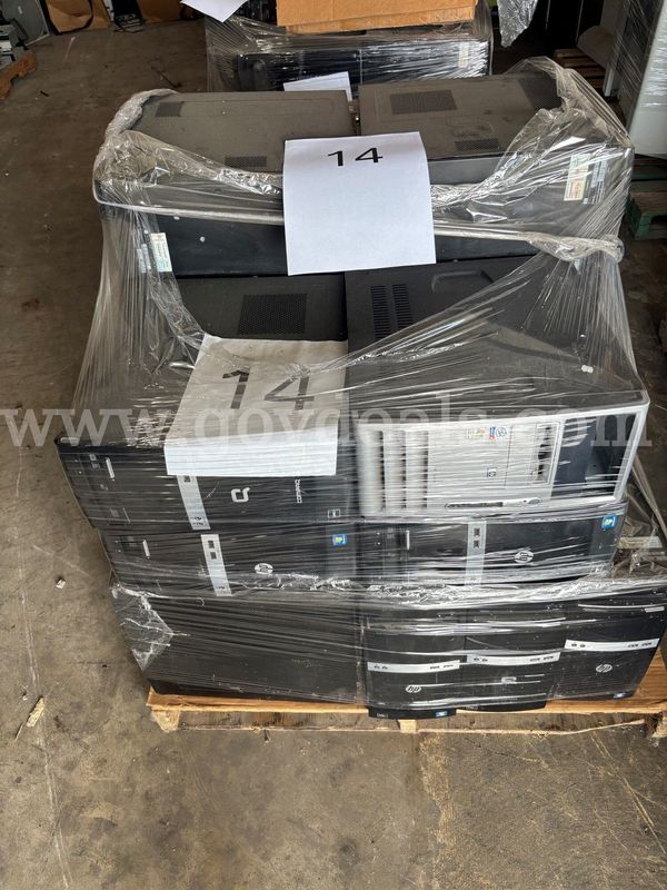Pallet of (32) HP Compaq and Microtower Desktops