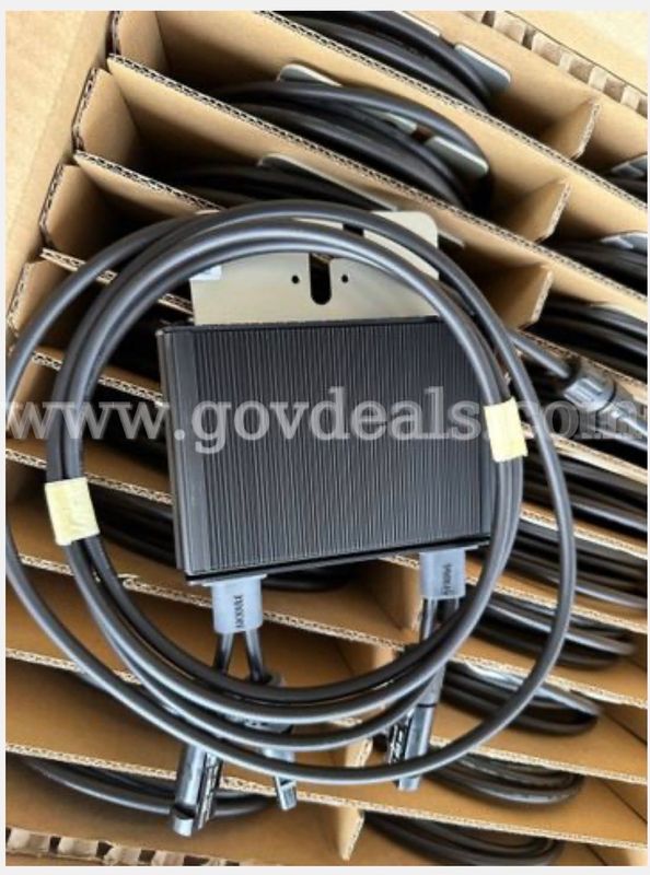 A lot of 100 Solaredge S440 440W/60V Power Optimizer (S440-1GM4MRM)