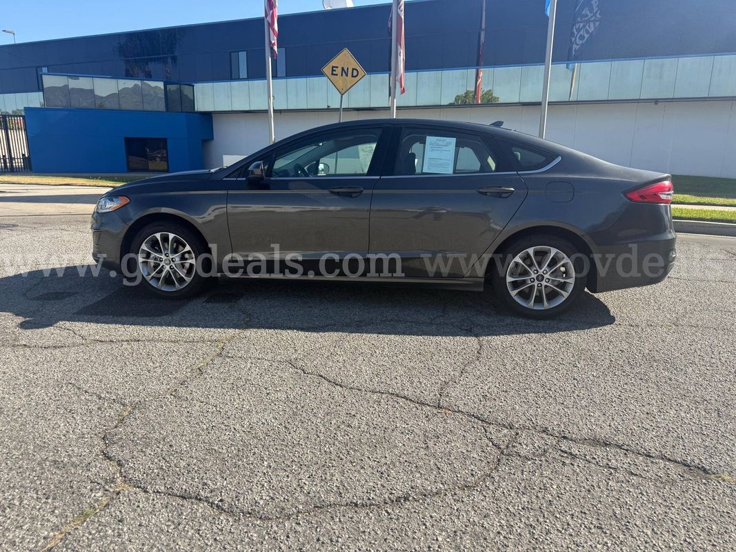 2020 Ford Fusion SE