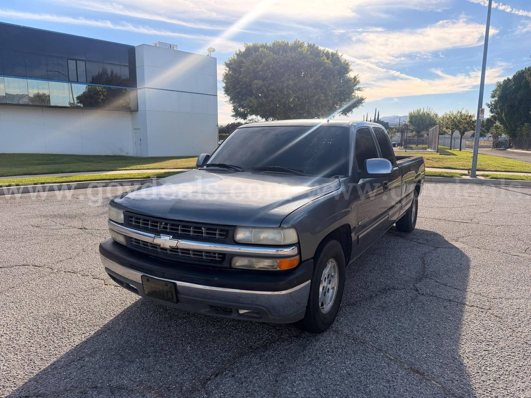 2001 Chevrolet Silverado 1500 Ext. Cab Long Bed 2WD