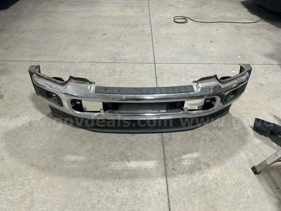 New take off bumper, 2023 Ford F450