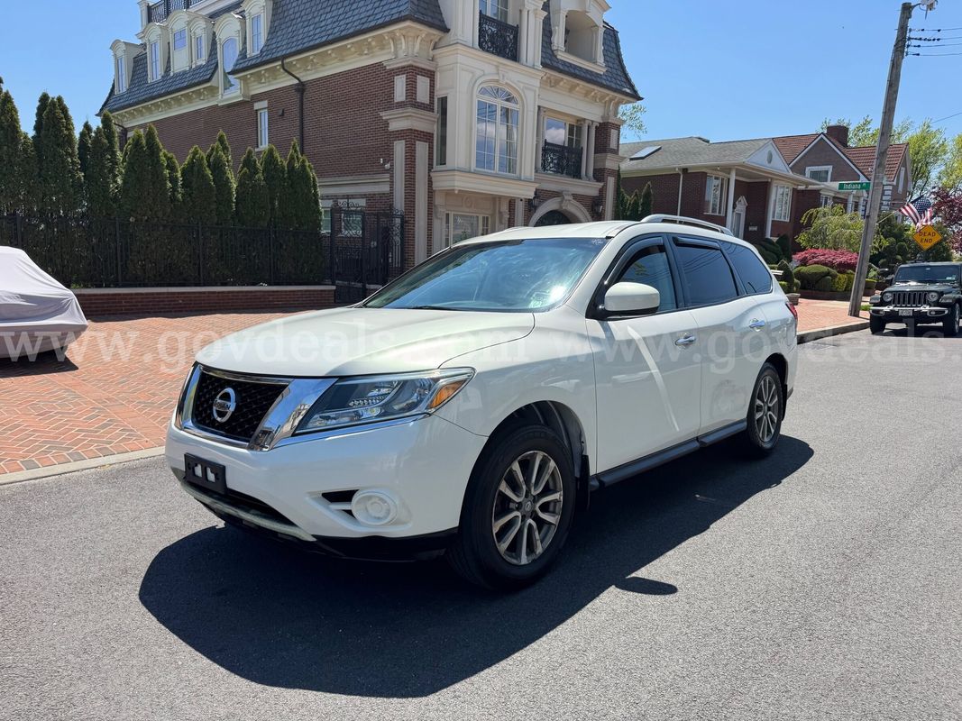 2013 Nissan Pathfinder SV 4WD