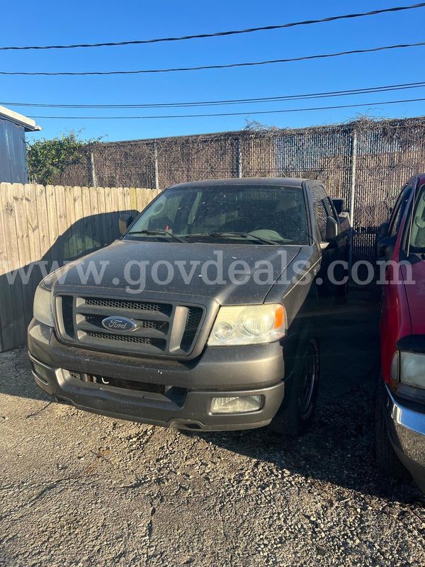 2005 Ford F-150 STX SuperCab 2WD