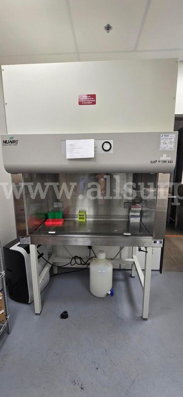**NO RESERVE** Nuaire NU-425-400 Class II Biological Safety Cabinet
