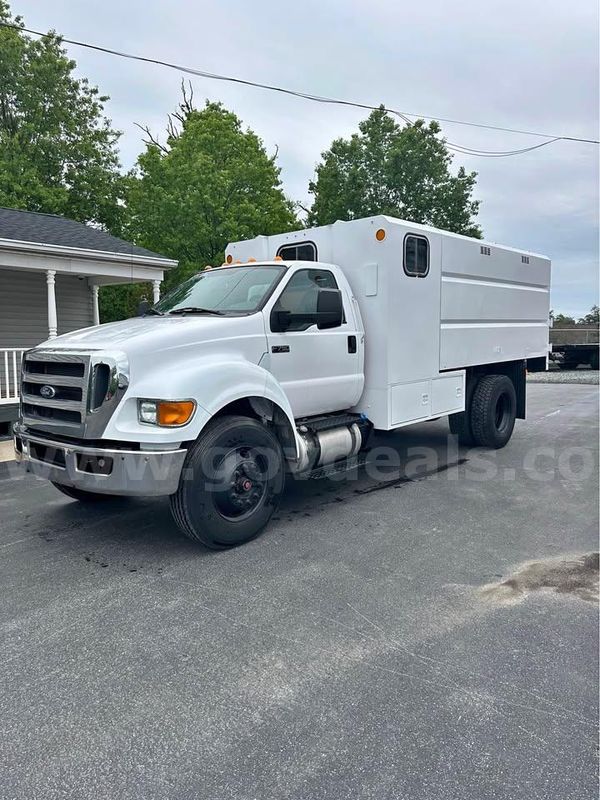 2013 Ford F-750 Chip Dump Truck