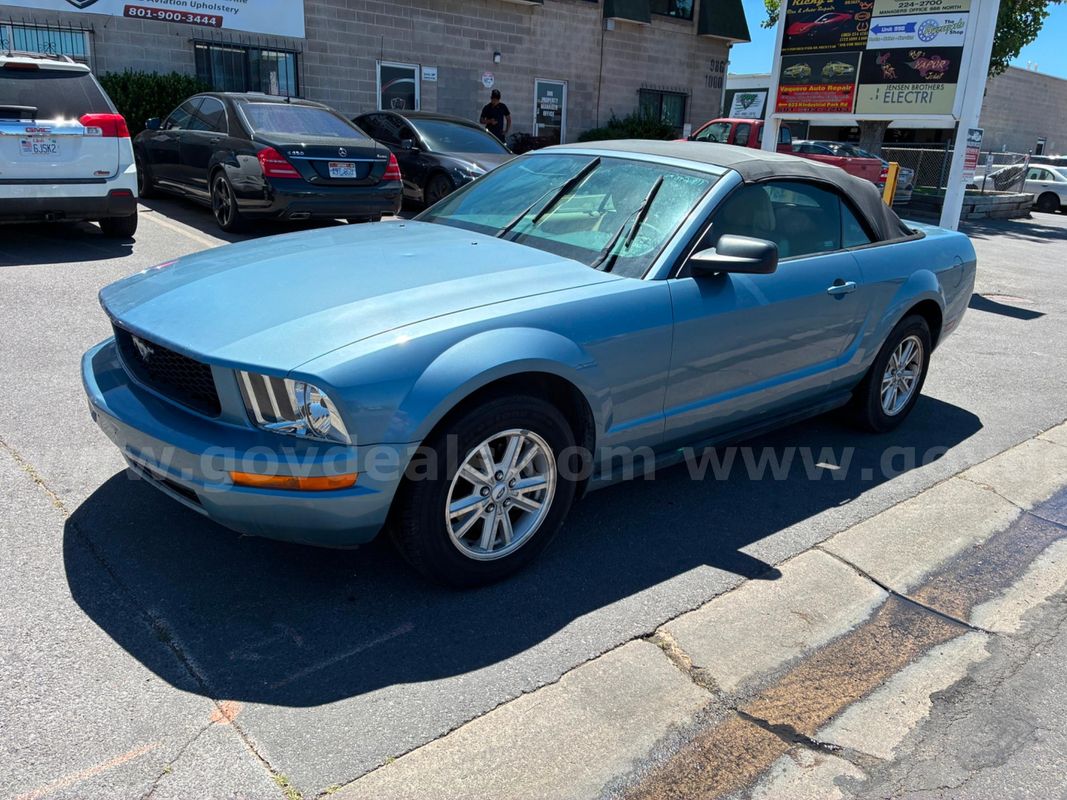 2006 Ford Mustang Runs And Drives - Shipping Available