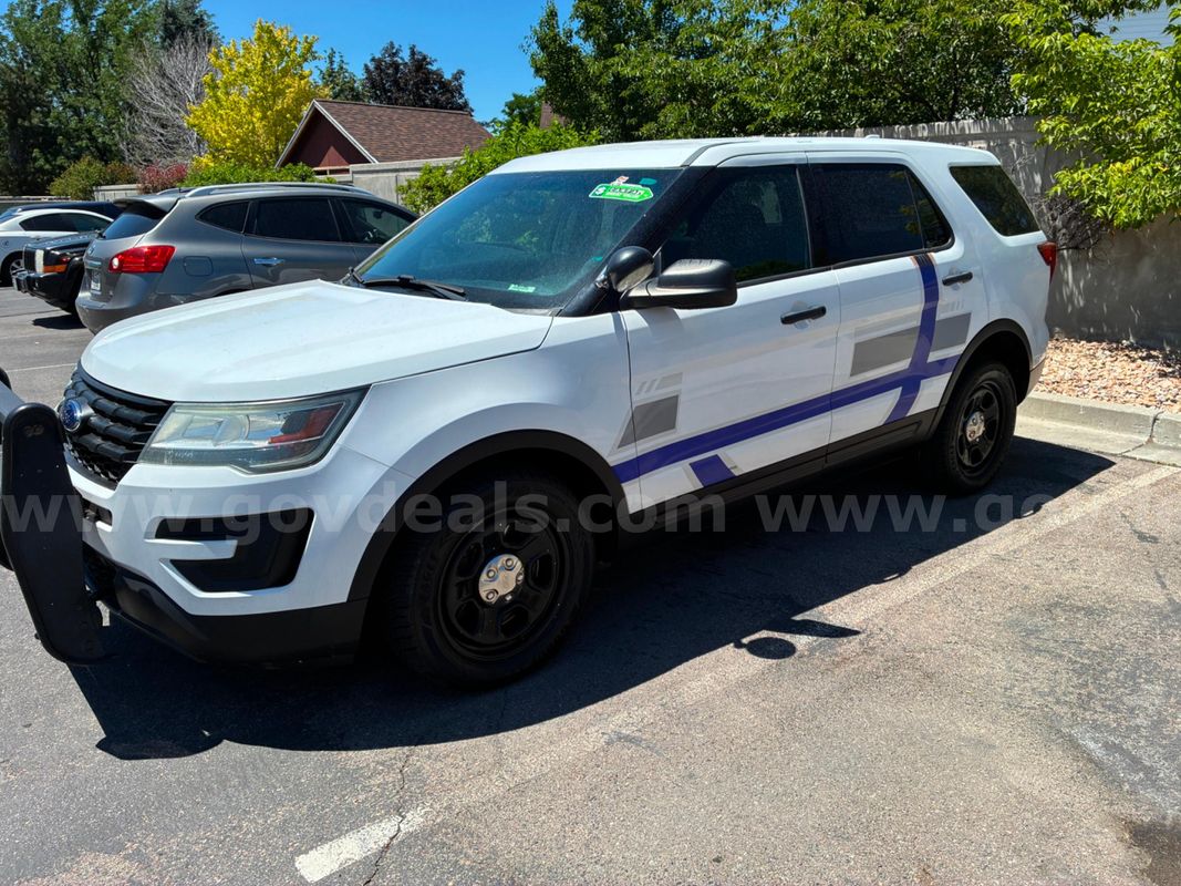 2017 Ford Explorer Runs And Drives - Shipping Available