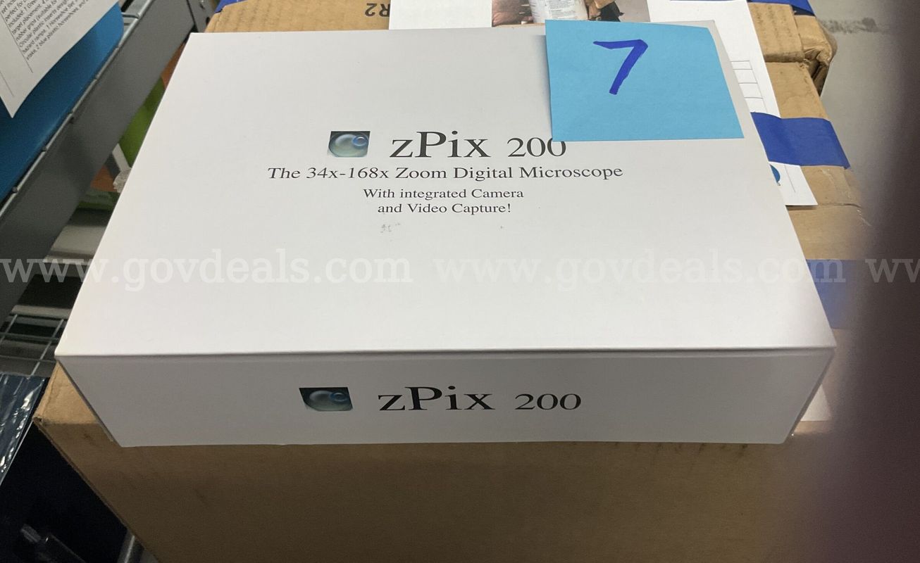 Carson zPix 200 Digital Zoom Microscope 34x-168x MM-740 Complete Boxed Set
