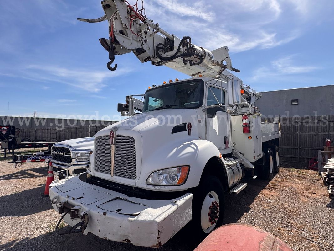 2011 Kenworth T3 6x6 Terex C6060 Digger Derrick Truck