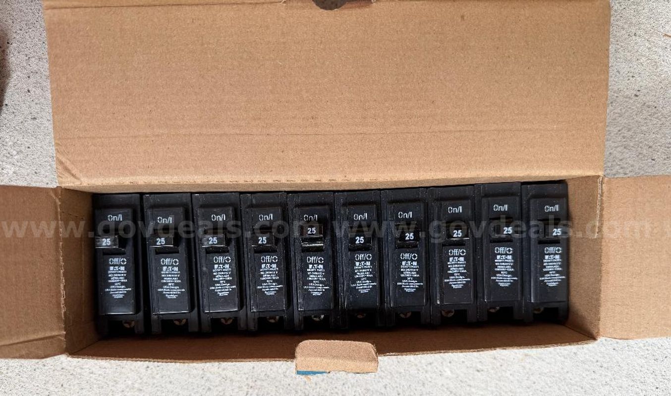 (10) New Circuit Breakers Eaton 25 Amp Quicklag Circuit Breakers 120 Vac 1 Pole Hqp1025r3 Nib
