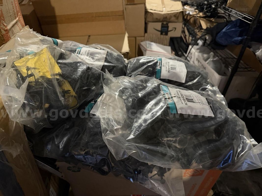 Panduit PC100-H25D-T0 Pan Clamps 1” Bundle Bag of 200 Sealed (1 BAG)/New *WILL SHIP*