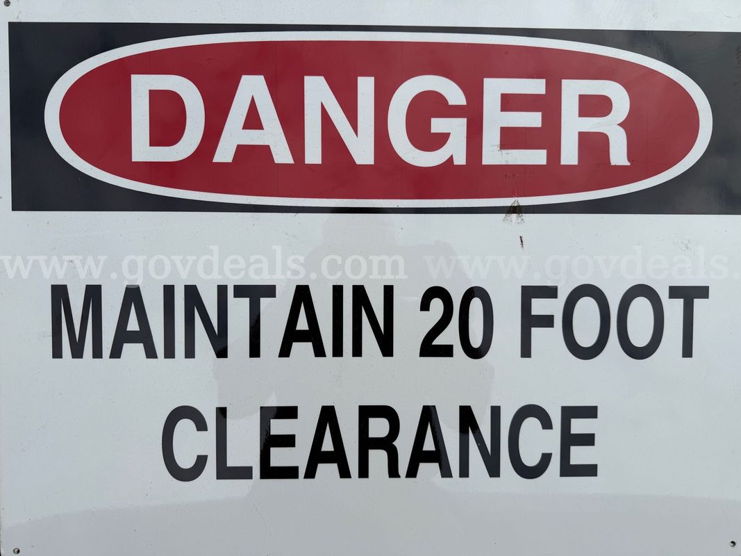 DANGER MAINTAIN 20 FOOT CLEARANCE Sign big size 24" x 18" made from metal/aluminum *WILL SHIP*