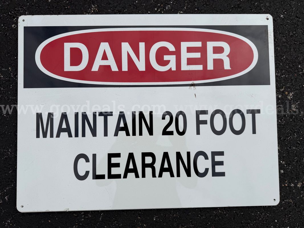 DANGER MAINTAIN 20 FOOT CLEARANCE Sign big size 24" x 18" made from metal/aluminum *WILL SHIP*