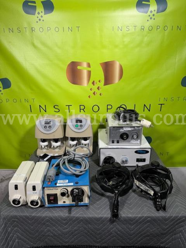 Lot of Misc medical equipment and light sources (AS13)