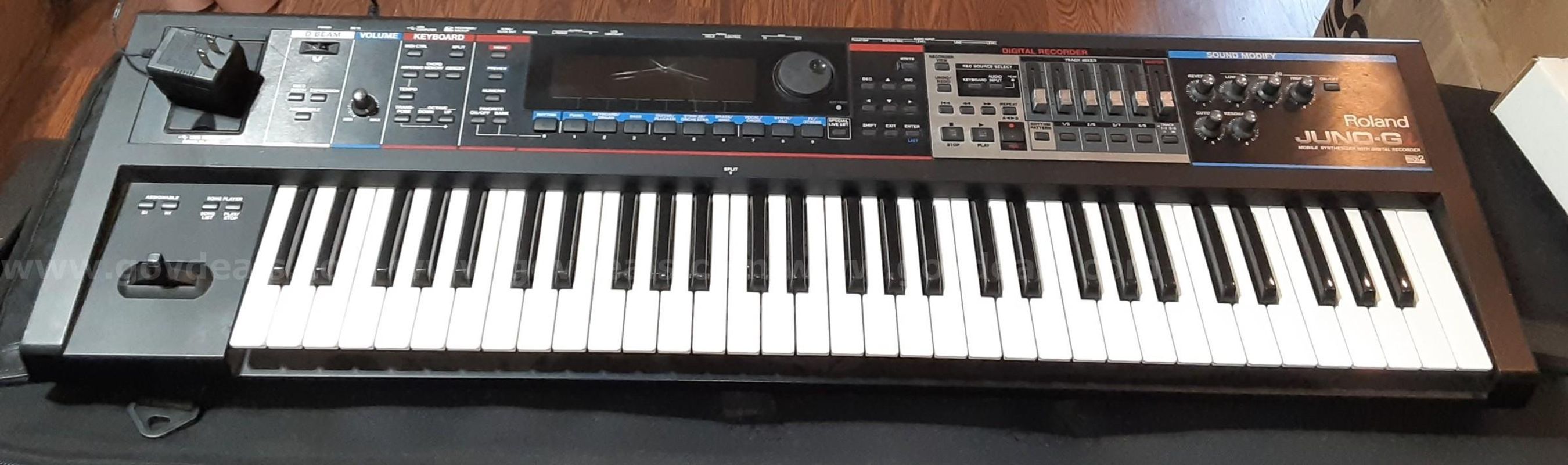 Roland JUNO-Gi Mobile Keyboard Music Synthesizer Digital Recorder