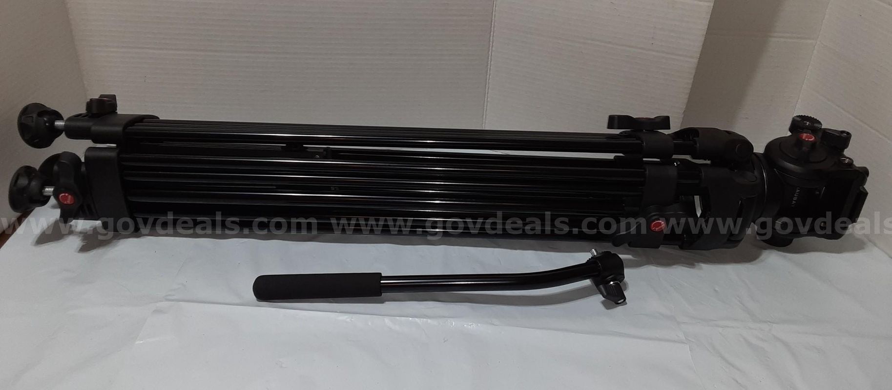 Raubay DV-1 70.8″ Fluid Drag Head Professional Video Camera Tripod