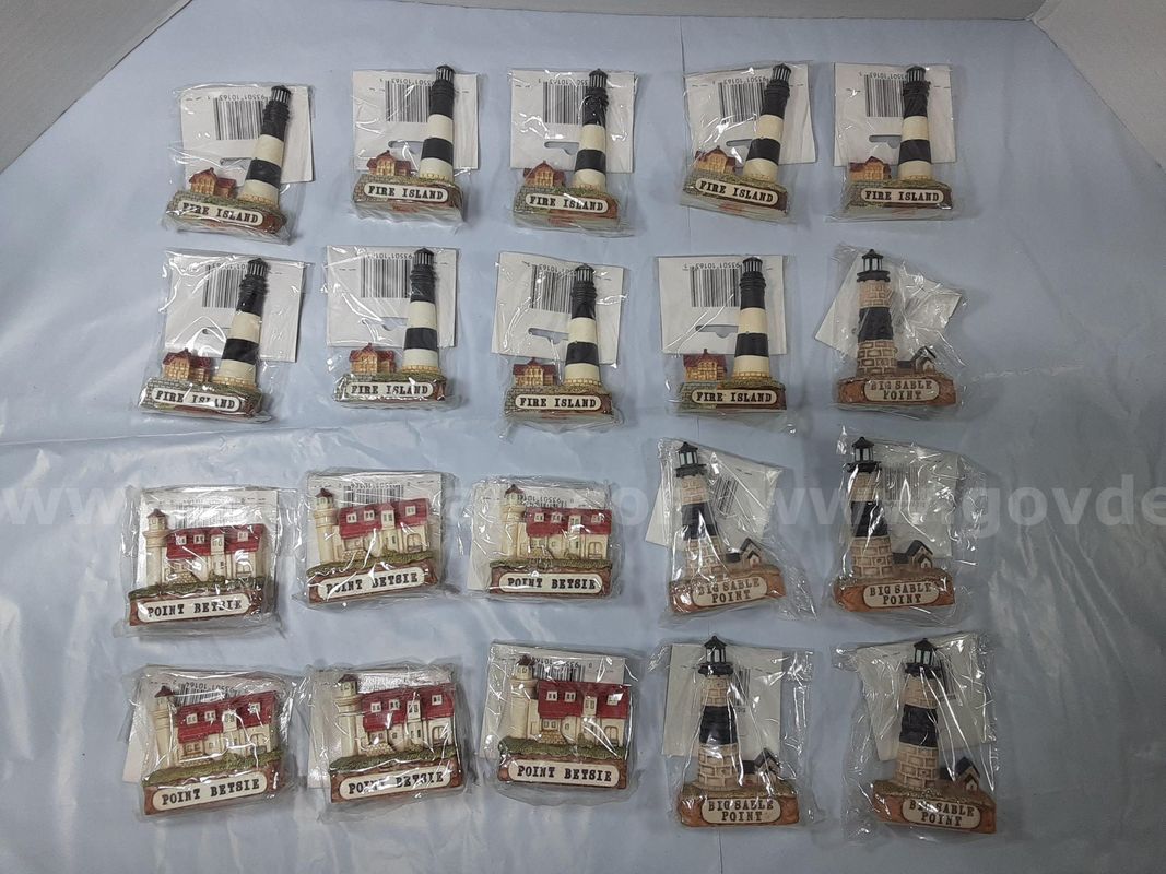 LOT of 20 - Lefton Historical American Lighthouse Collection Collectible Magnet Miniature Souvenir Figurine