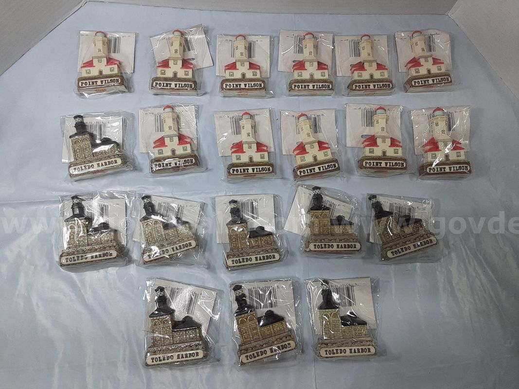 LOT of 20 - Lefton Historical American Lighthouse Collection Collectible Magnet Miniature Souvenir Figurine