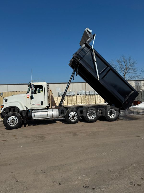 2019 International HX515 Tri-Axle Dump Truck – Severe Duty & Work-Ready