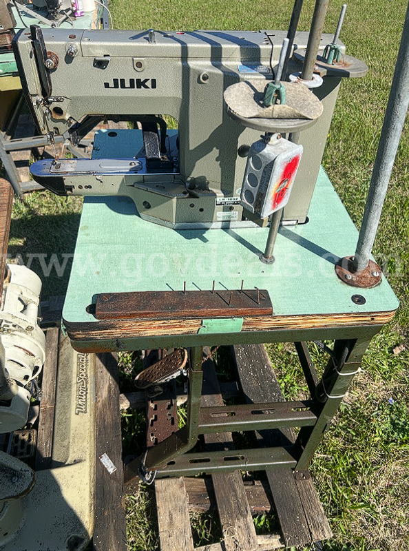 Juki LK-1852 Sewing Machine