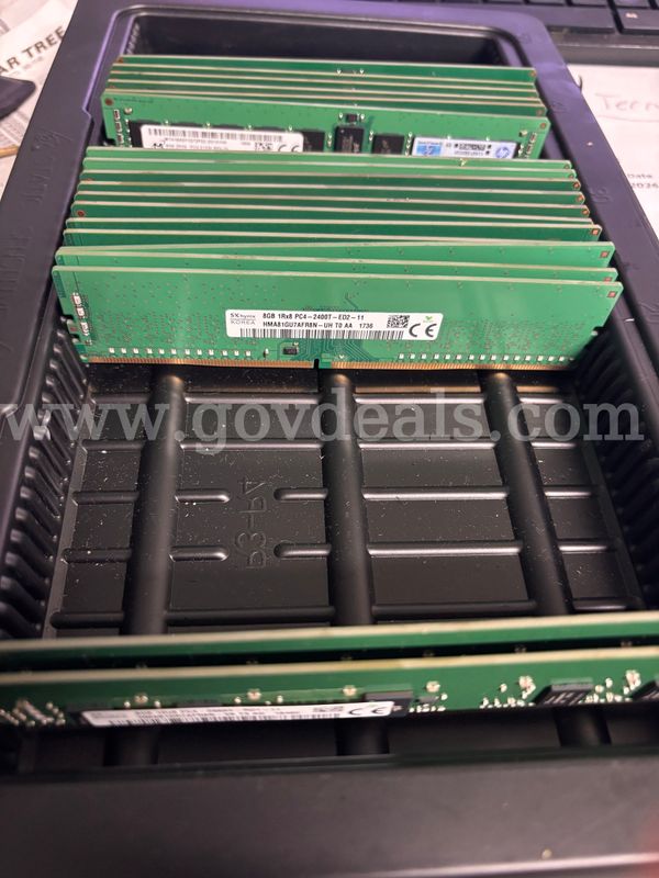 Lot of 19 8gb ddr4 ecc ram memory