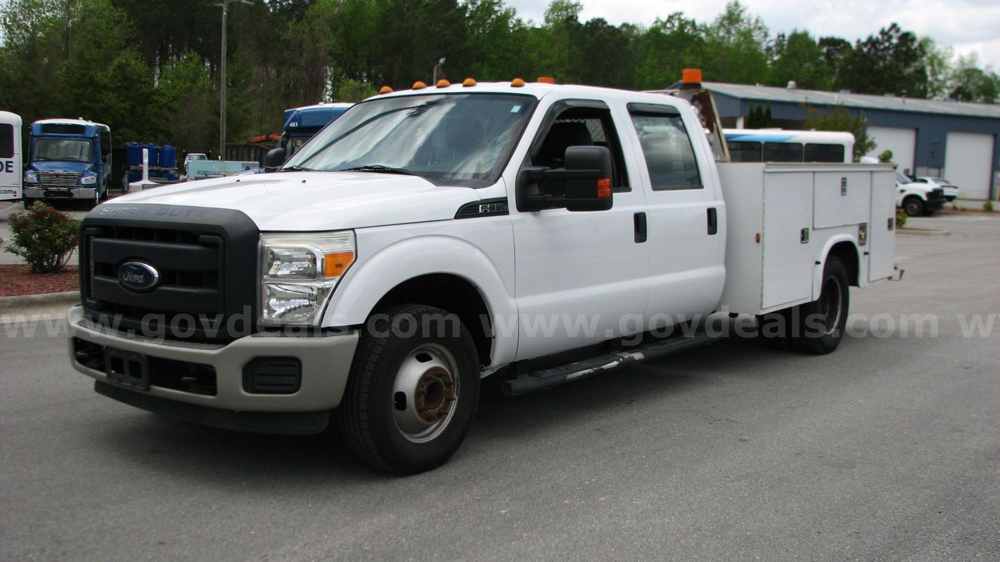 Ford F-350 Crew Cab Service Truck